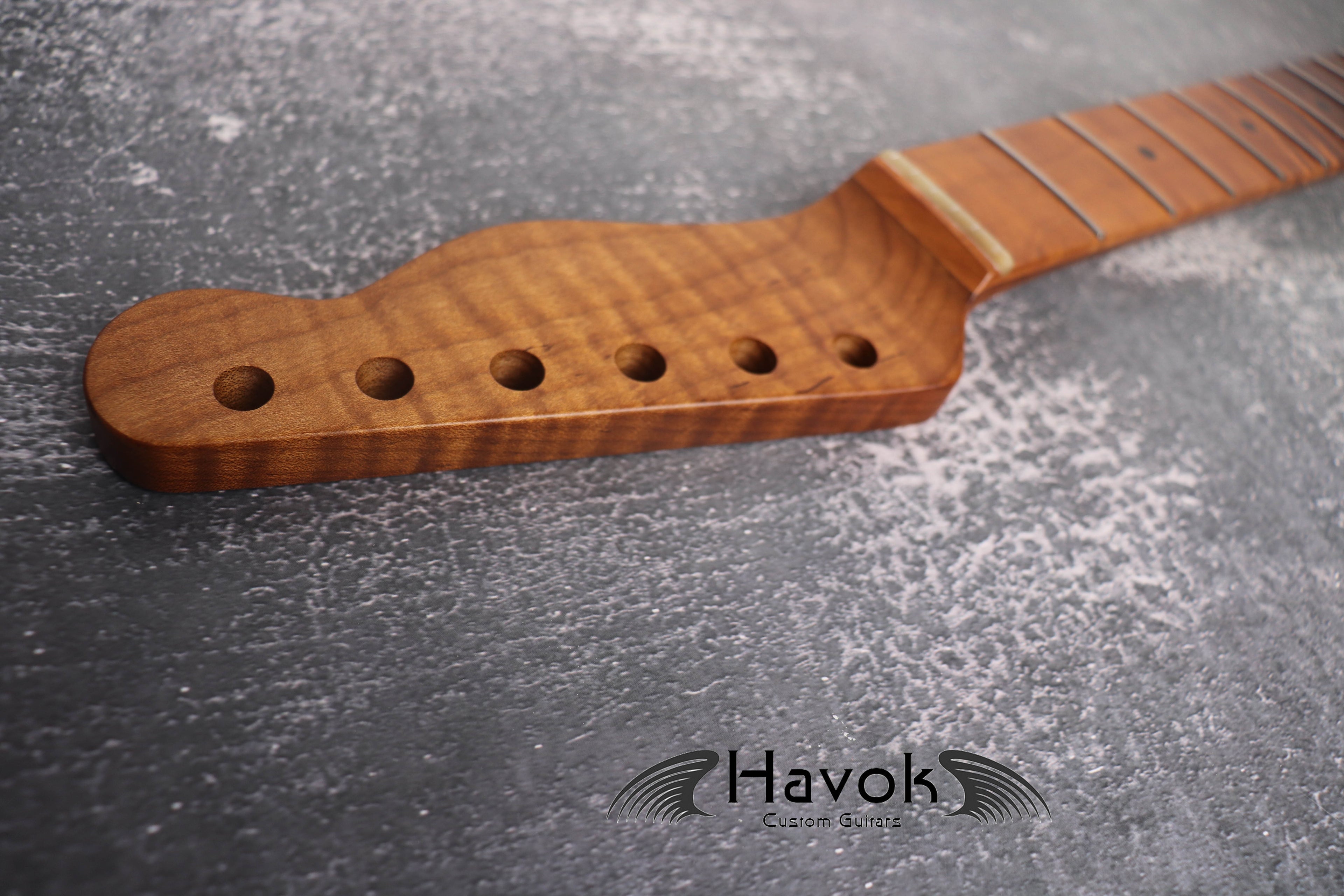 S type Spoke Wheel Roasted Flame Maple Neck