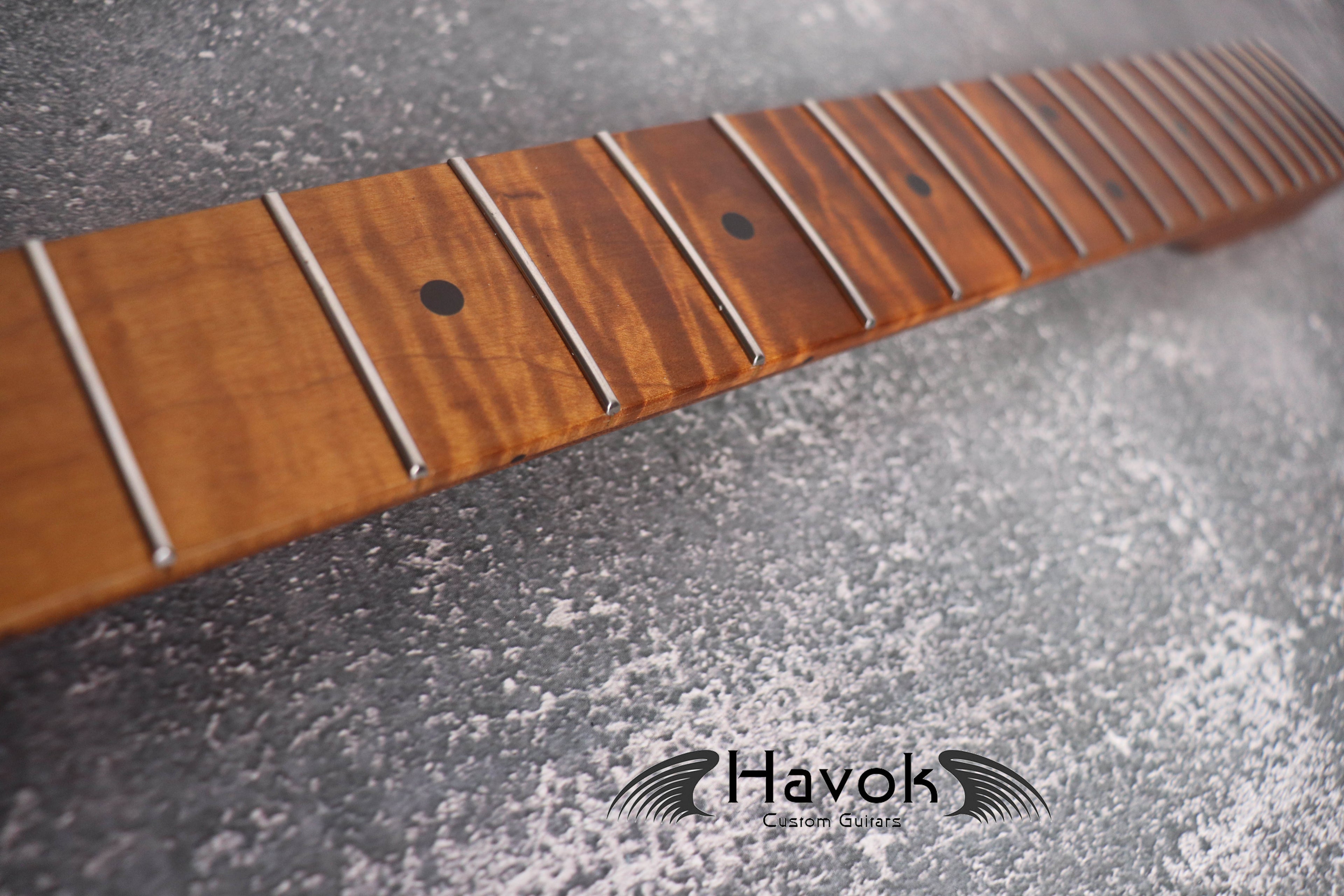 S type Spoke Wheel Roasted Flame Maple Neck