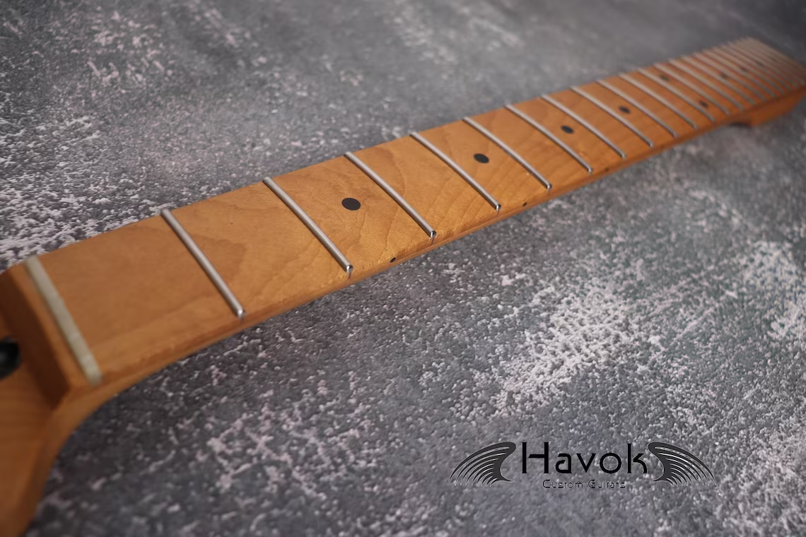 T type Roasted Maple Neck