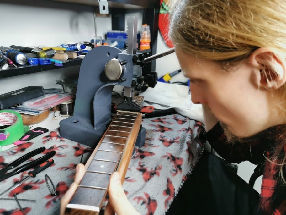 One Piece ST Wenge Neck Stainless Steel Frets White binding , S Type Neck, S-Style , 22 Medium Jumbo Jescar Frets,