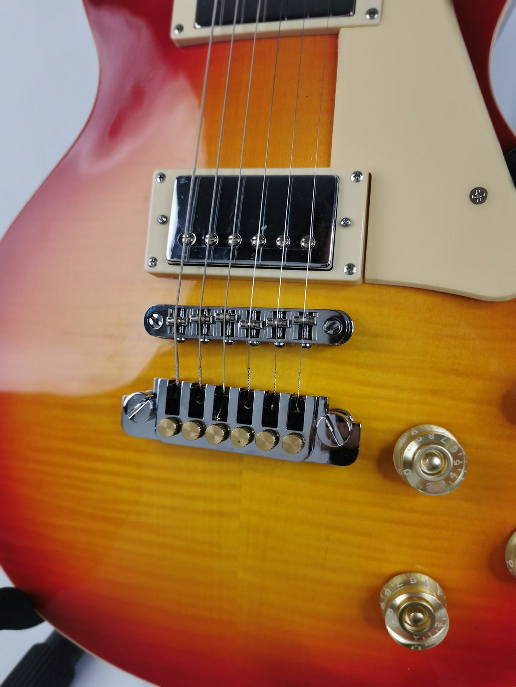 Single Cut Sun Burst Electric Guitar Premium Hardware, 22 Medium Jumbo Frets, Mahogany Guitar Body, Instrument Replacement Part Gadget