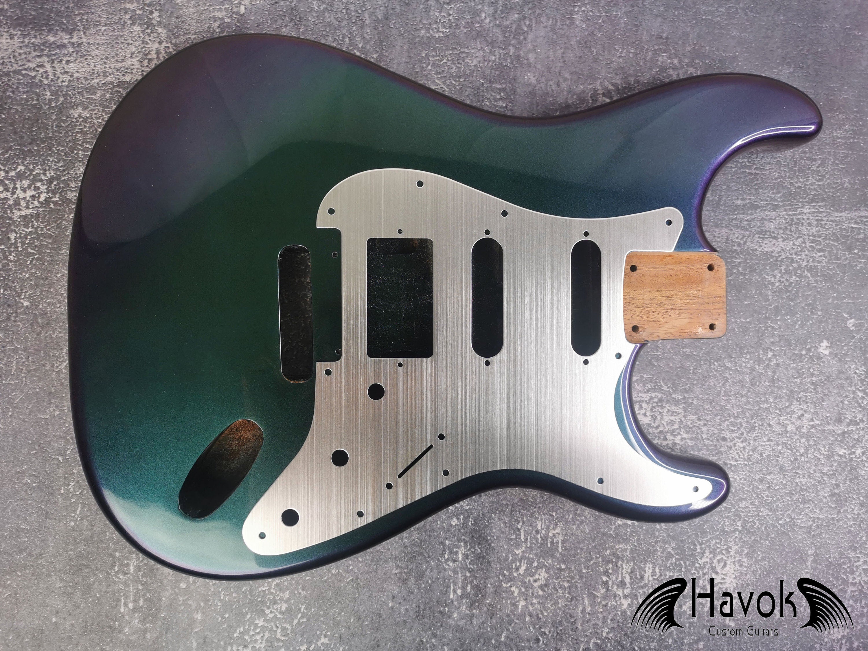 Guitar guard 11-Holes Aluminum Anodized Modern Style Strat HSS Guitar Pickguard Scratch Plate Fits for S type guitar