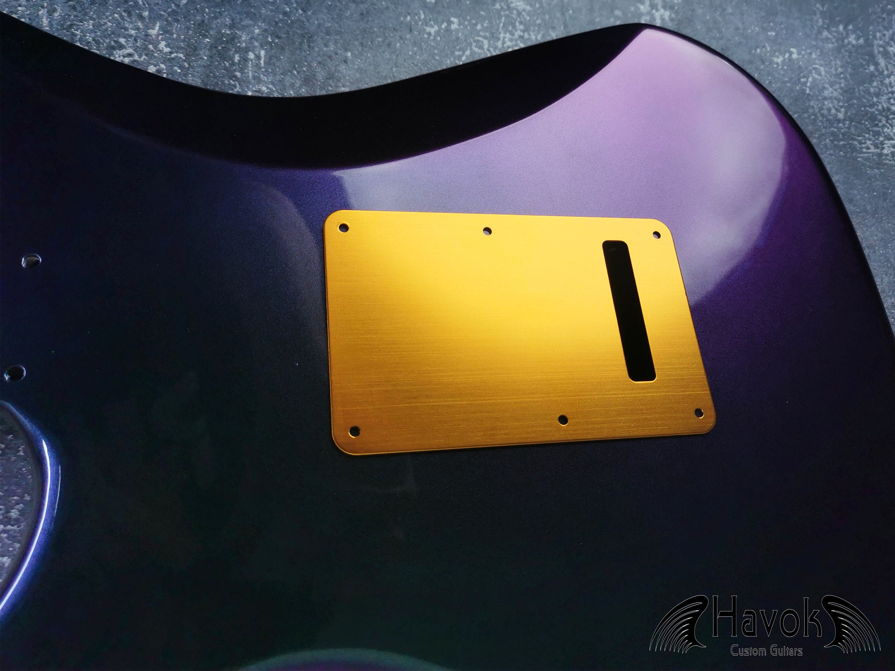 Guitar guard 11-Holes Aluminum Anodized  Gold Modern Style Strat SSS Guitar Pickguard Scratch Plate Fits for S type guitar