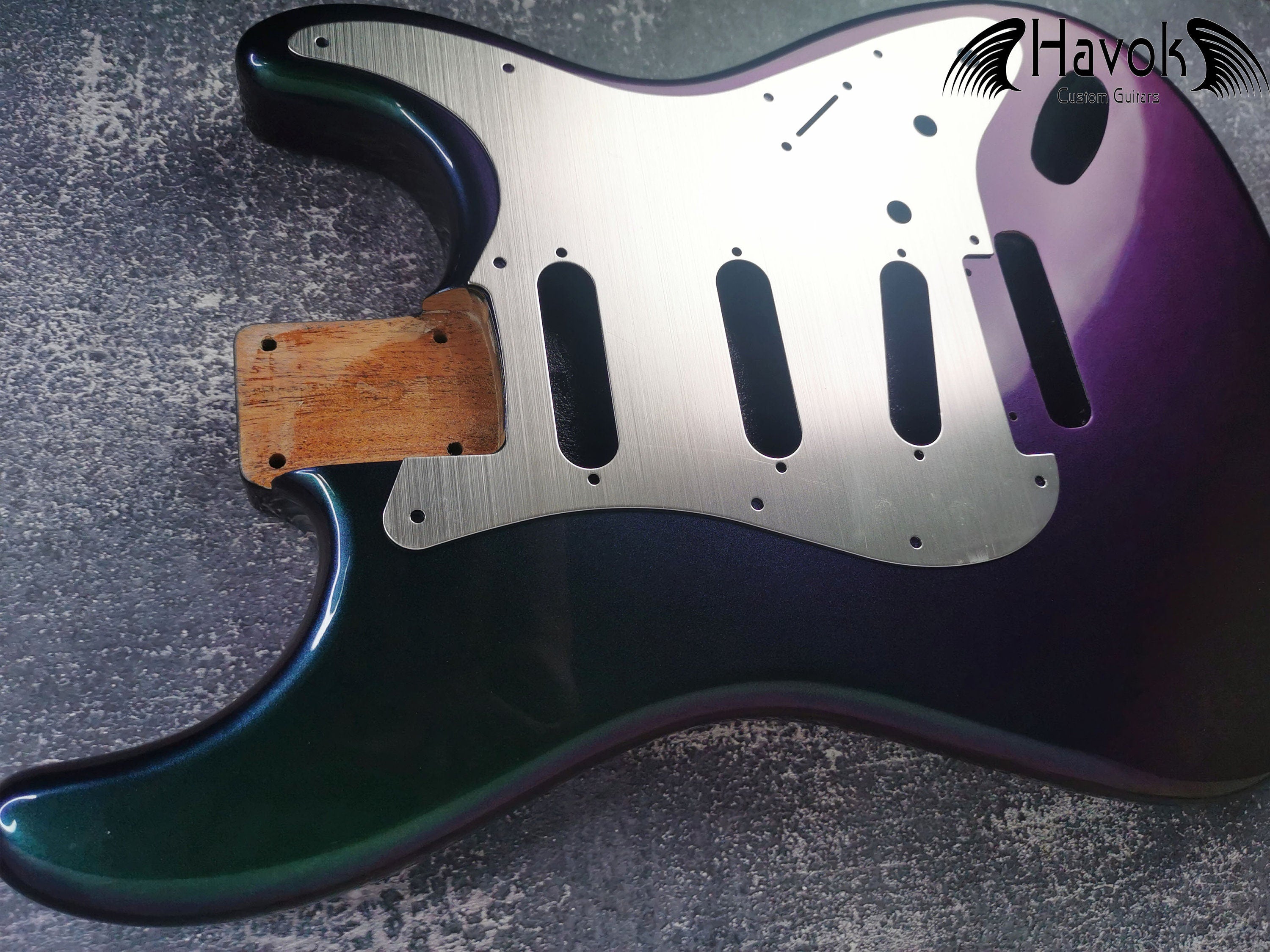 Guitar guard 11-Holes Aluminum Anodized Modern Style Strat SSS Guitar Pickguard Scratch Plate Fits for S type guitar