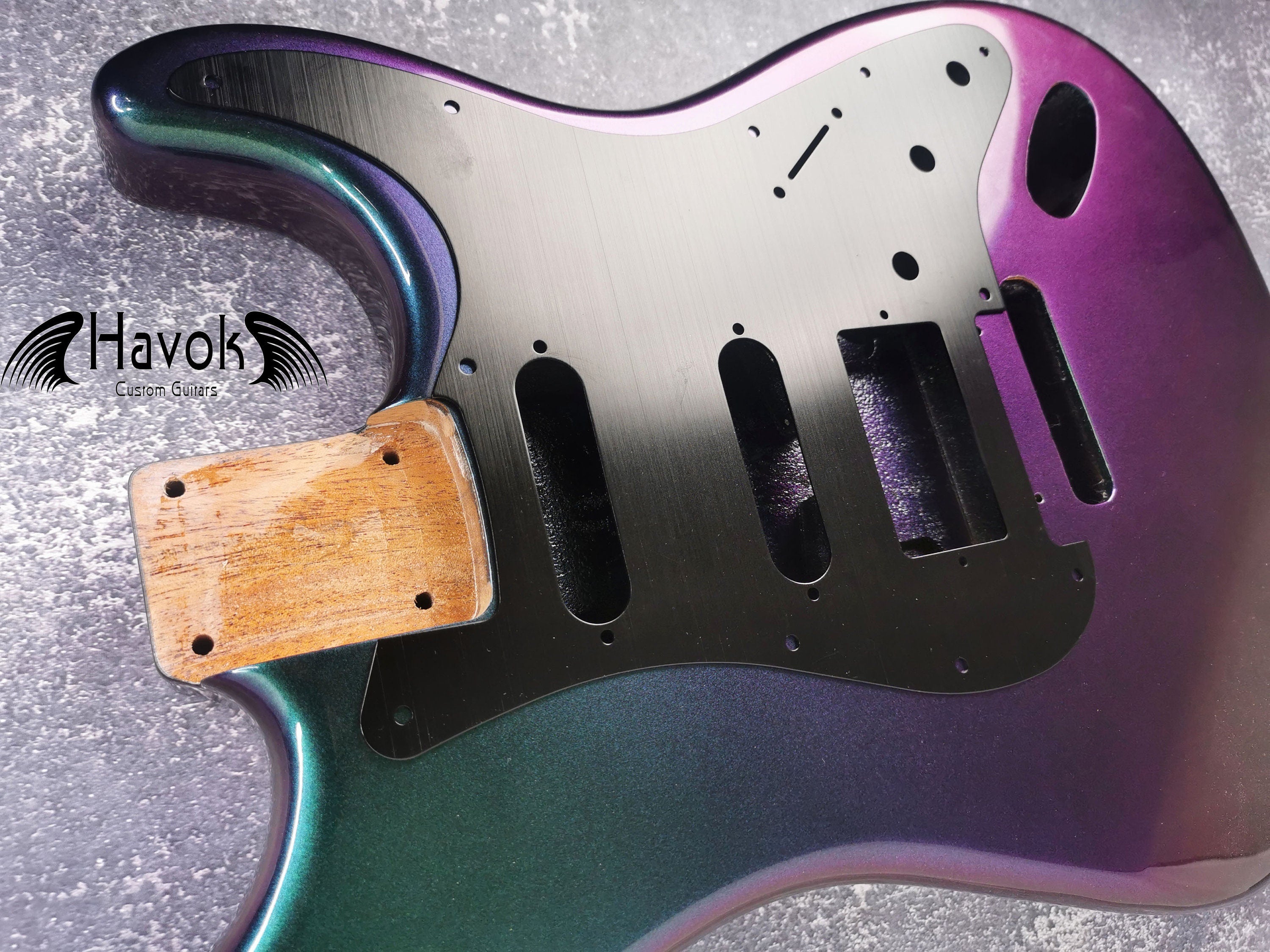 Guitar guard 11-Holes Anodized Black Modern Style Strat HSS Guitar Pickguard Scratch Plate Fits for S type guitar