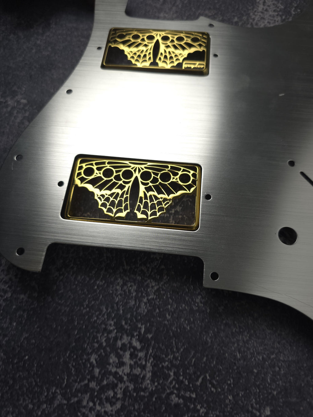 Butterfly Golden Humbucker Shield, Guitar Pickup Covers Gear Pattern for LP, High End Accessory and Replacement