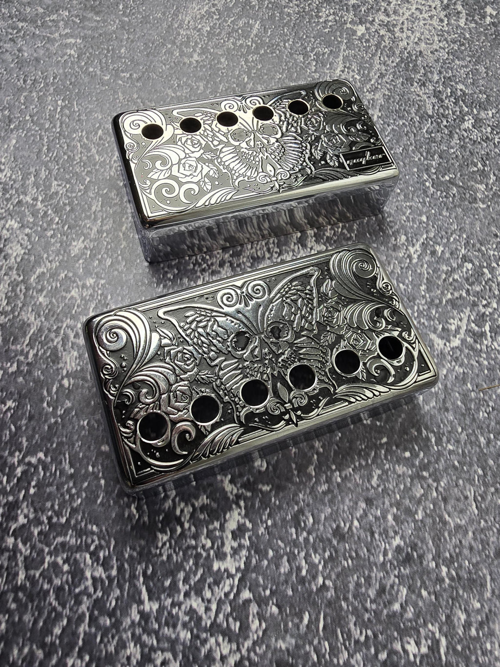 Skull Moth Gold Humbucker Shield, Guitar Pickup Covers Gear Pattern for LP, High End Accessory and Replacement
