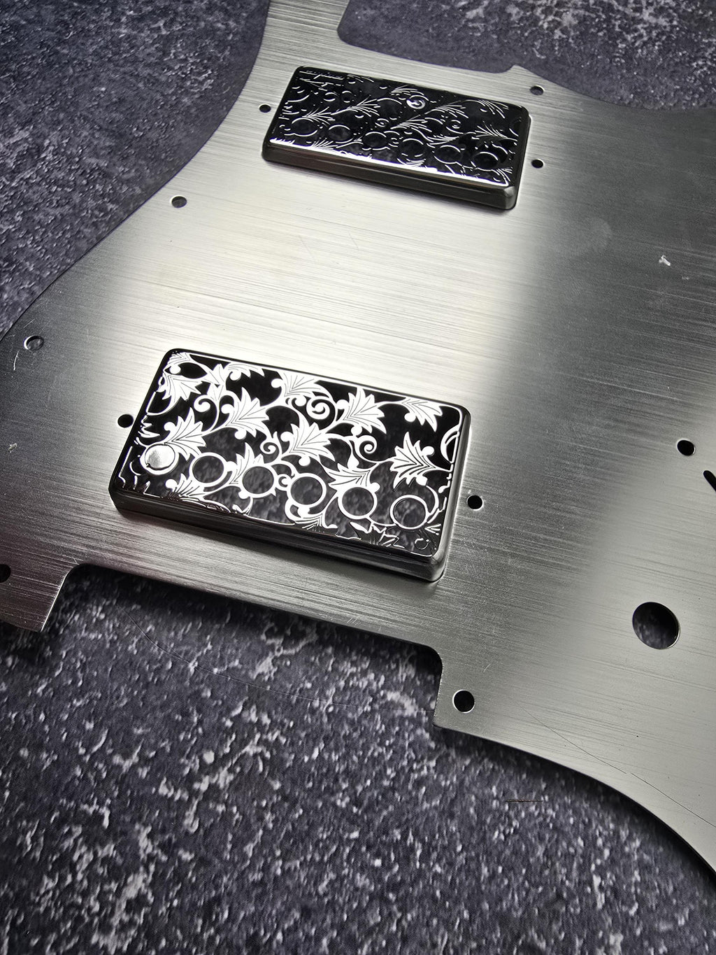 Flower Silver Humbucker Shield, Guitar Pickup Covers Gear Pattern for LP, High End Accessory and Replacement