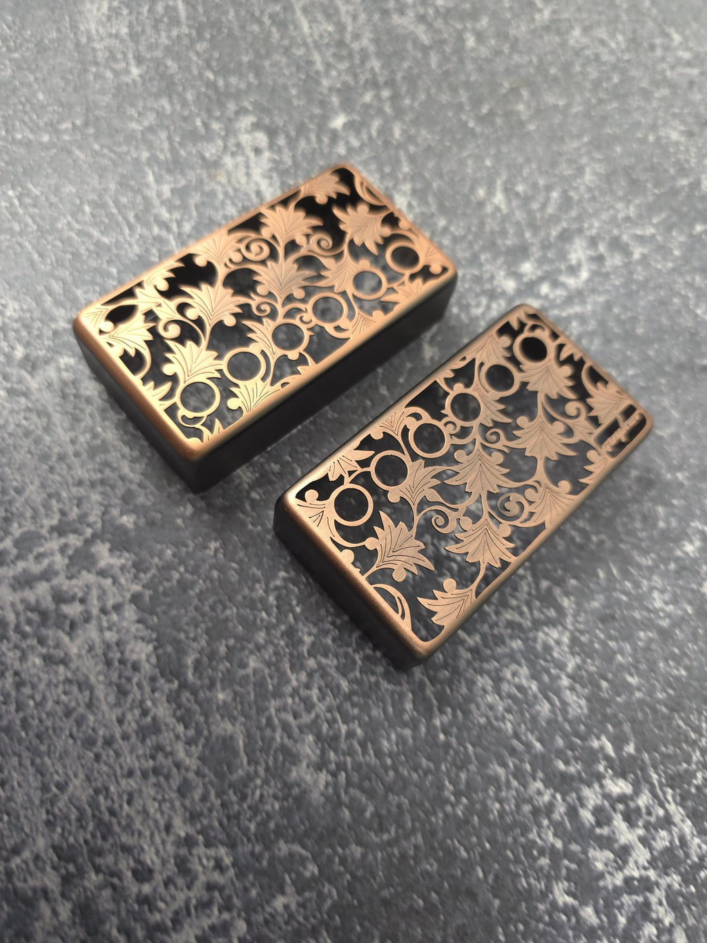 Flower Gold Humbucker Shield, Guitar Pickup Covers Gear Pattern for LP, High End Accessory and Replacement