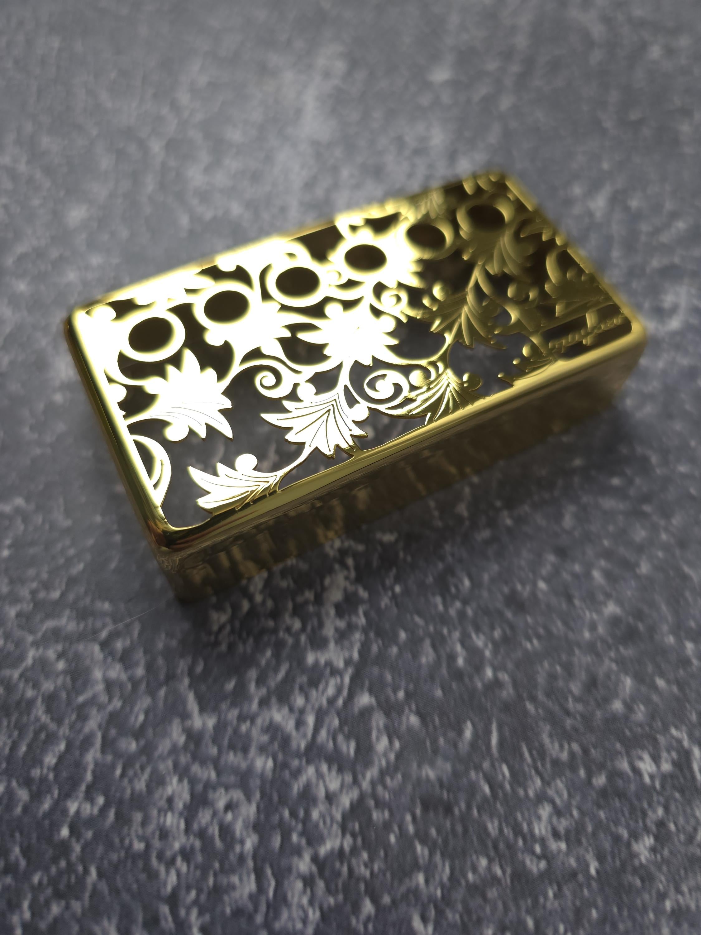Flower Gold Humbucker Shield, Guitar Pickup Covers Gear Pattern for LP, High End Accessory and Replacement