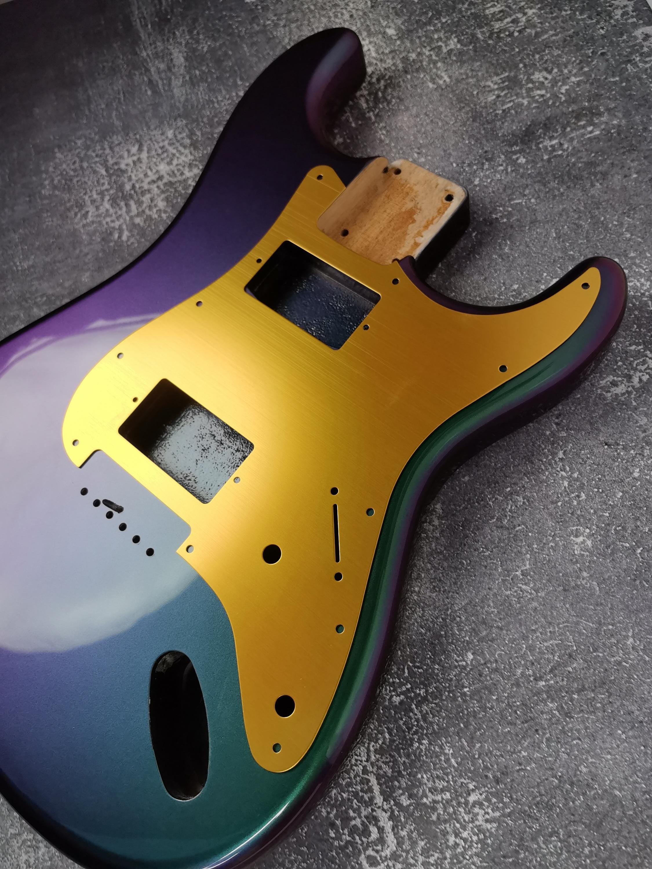 Guitar guard 11-Holes Brass/Gold Anodized Modern Style Strat HH Guitar Pickguard Scratch Plate Fits for S type guitar