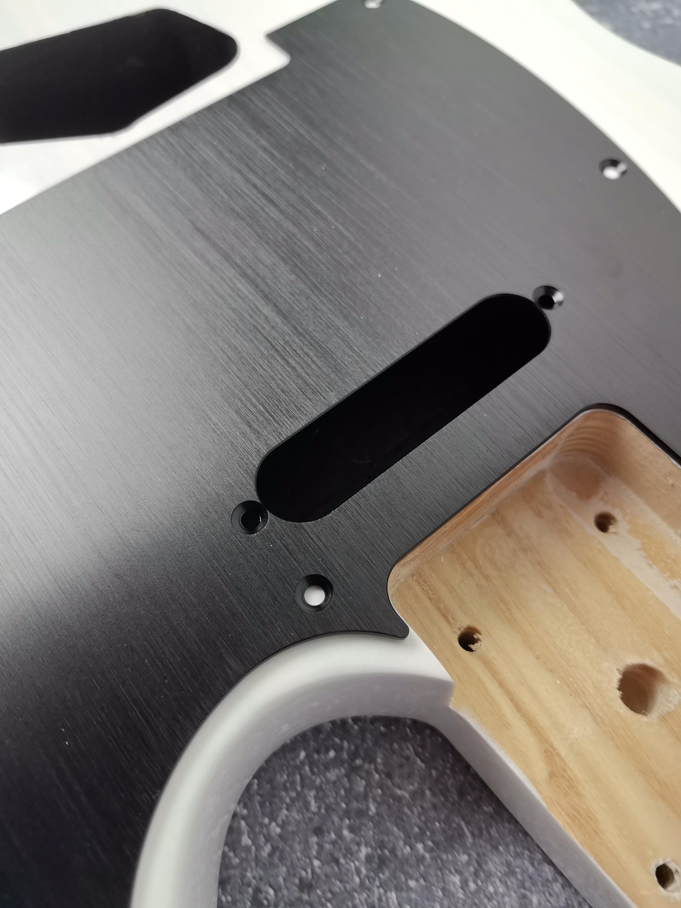 Guitar guard Black Anodized Modern Style Tele Guitar Pickguard Scratch Plate Fits for tl type guitar
