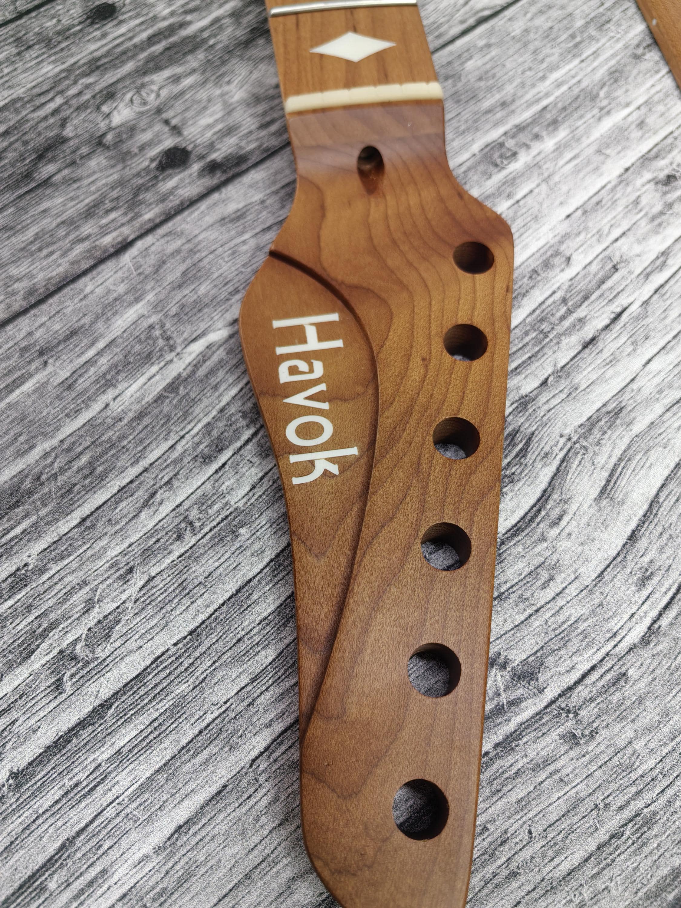 Roasted Maple Satin Havok Logo  Neck Stainless Steel Jescar Frets Guitar Neck Customized High End Guitar Part.