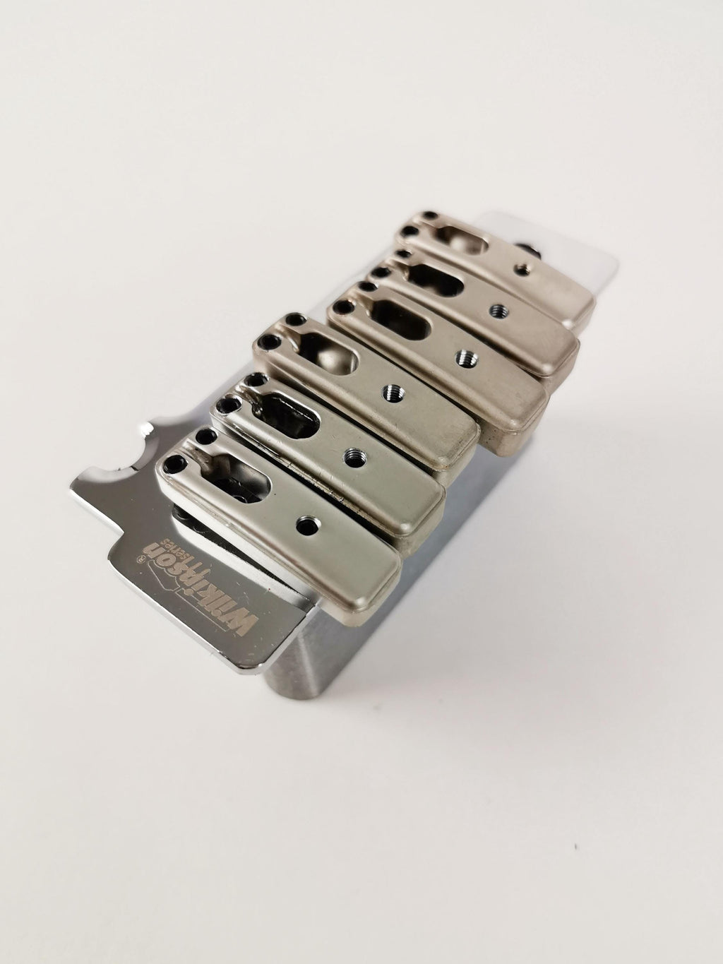 2 point Tremolo System Bridge Electric Guitar Tremolo Bridge for Strat  Guitar Accessories